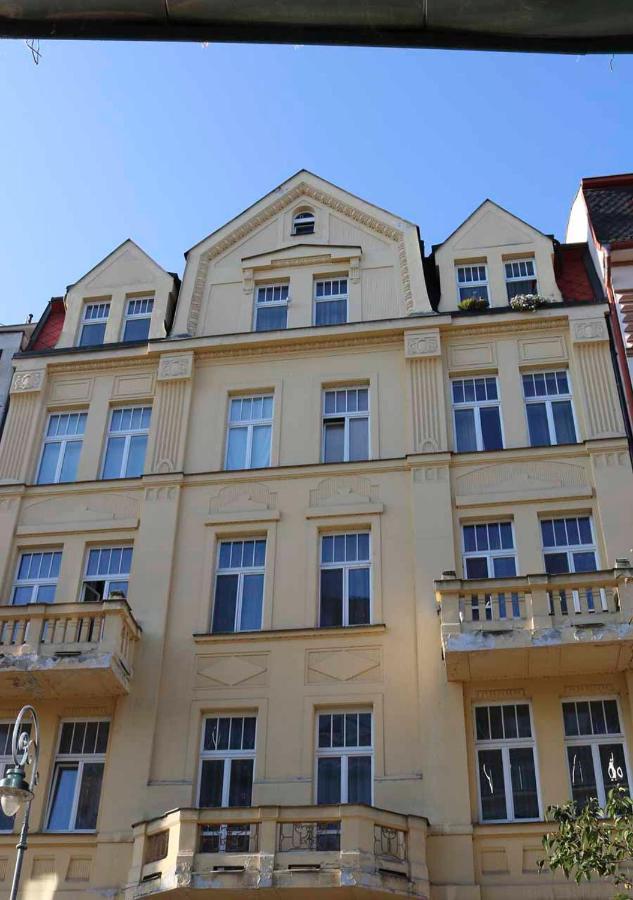 Retro Big Apartment With Two Balconies And Lift Karlovy Vary Extérieur photo